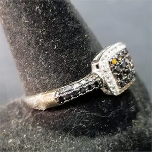 Sterling Silver Black Spinel & CZ Ring Signed YGI 2.53g